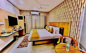 Hotel Lake View Airport Zone